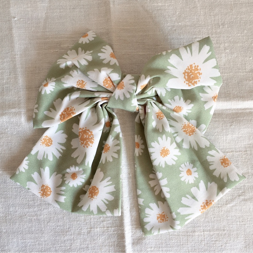 NWOT Large Green Daisy Bow Lolita Cottage Core Sweet Cute Spring Floral